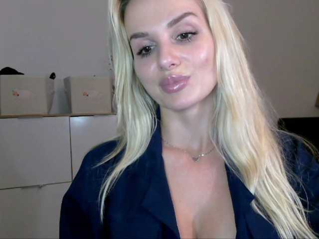 CorneliaSweet live webcam show
