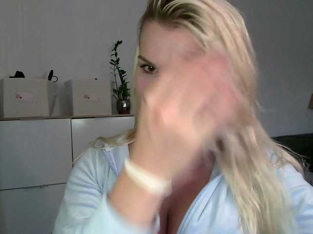 CorneliaSweet live webcam show