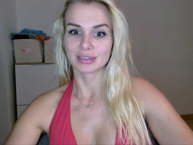CorneliaSweet live cam on BongaCams