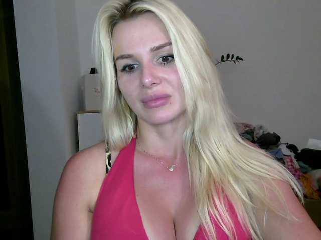 CorneliaSweet live webcam show