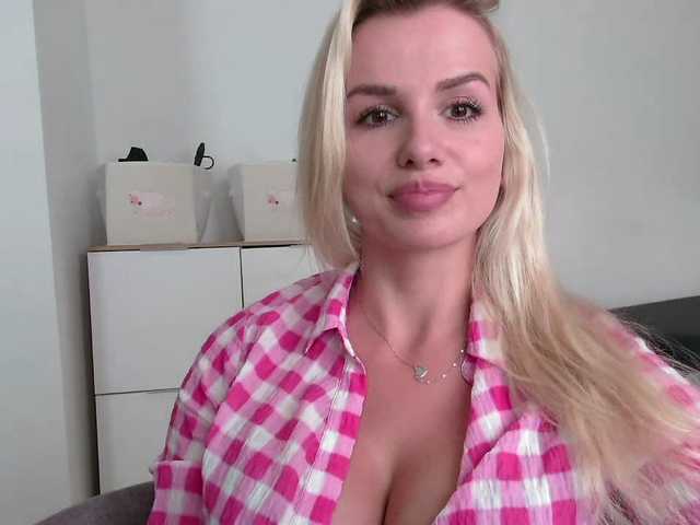 CorneliaSweet live webcam show