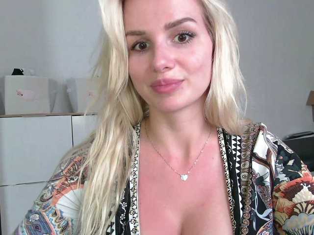 CorneliaSweet live webcam show