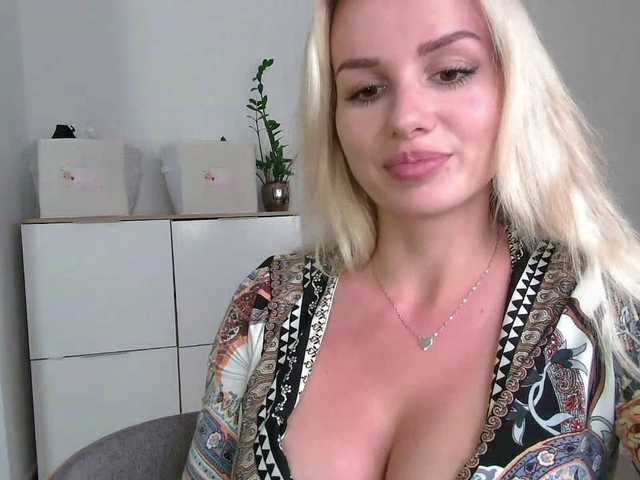 CorneliaSweet live webcam show