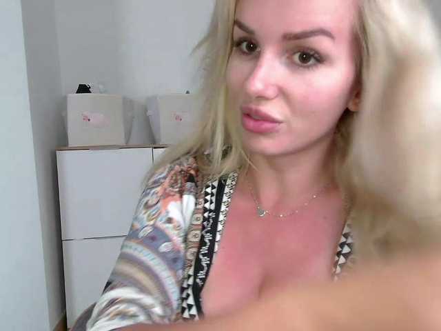CorneliaSweet live webcam show