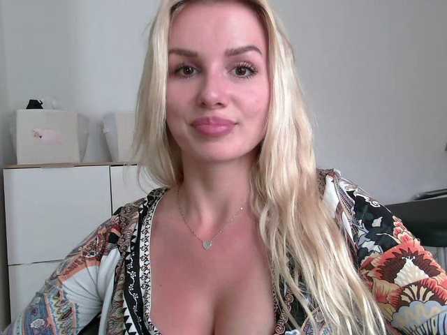CorneliaSweet live webcam show