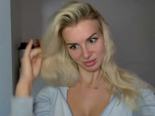 CorneliaSweet live cam on BongaCams