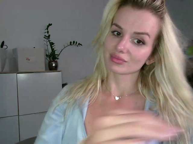 CorneliaSweet live webcam show