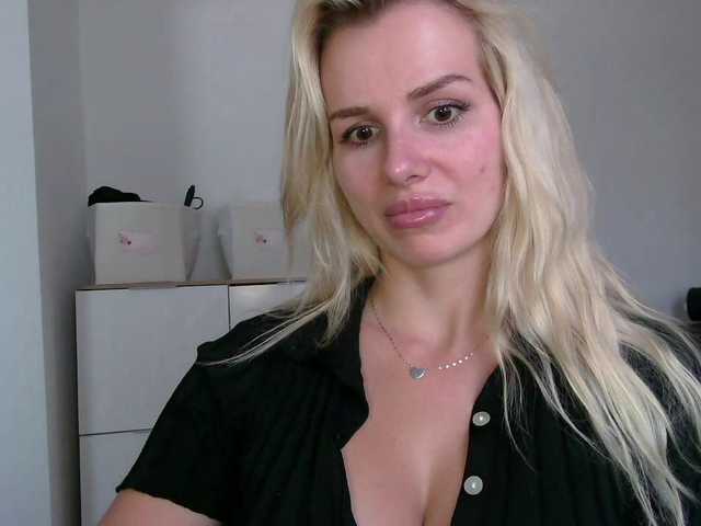 CorneliaSweet live webcam show