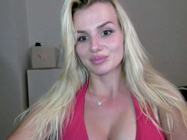 CorneliaSweet live cam on BongaCams