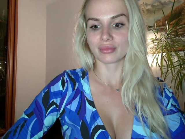 CorneliaSweet live cam on BongaCams