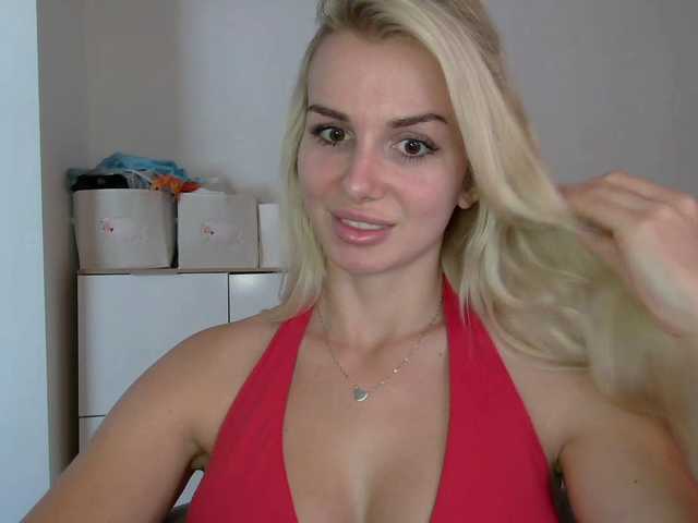 CorneliaSweet live cam on BongaCams
