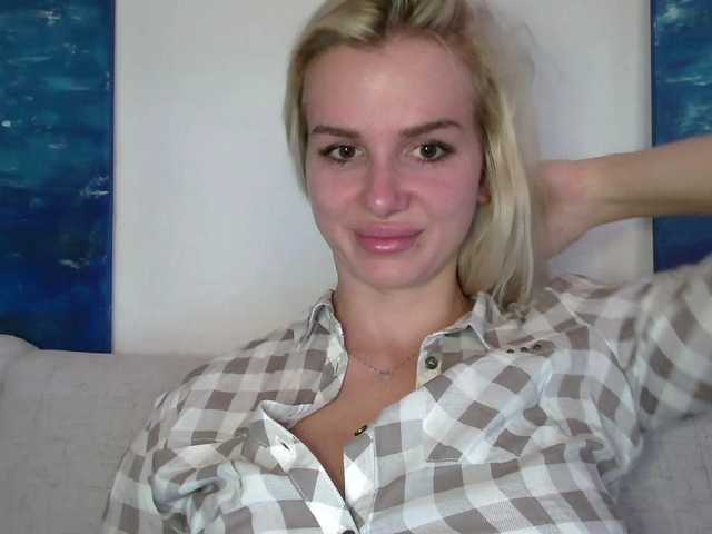 CorneliaSweet live cam on BongaCams
