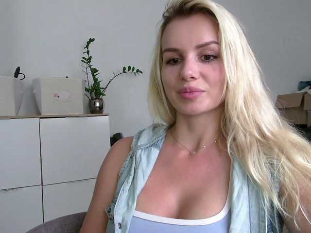 CorneliaSweet live webcam show