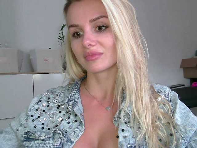 CorneliaSweet live webcam show