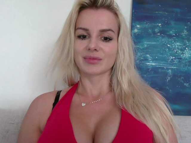 CorneliaSweet live cam on BongaCams