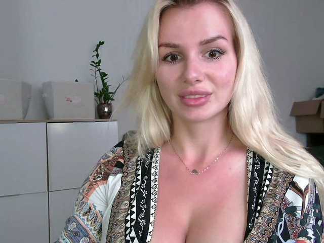 CorneliaSweet live webcam show