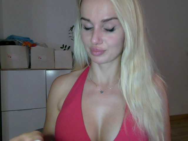 CorneliaSweet live cam on BongaCams