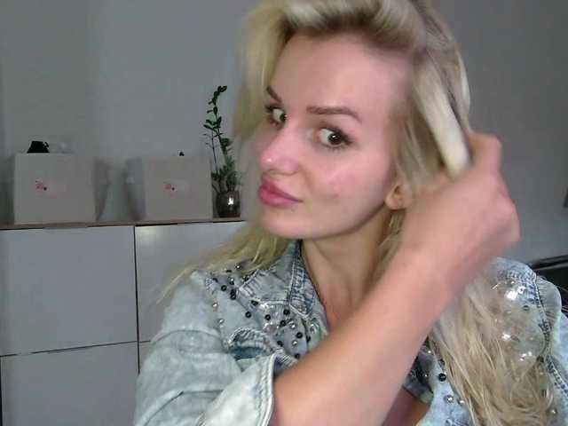 CorneliaSweet live webcam show