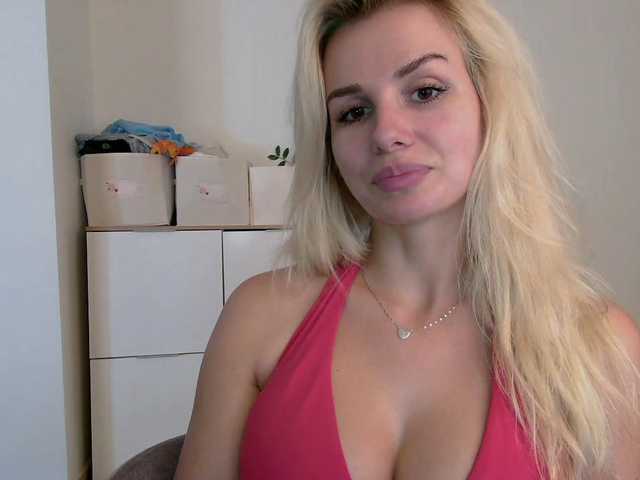CorneliaSweet live cam on BongaCams