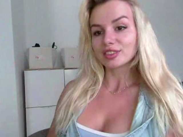 CorneliaSweet live webcam show