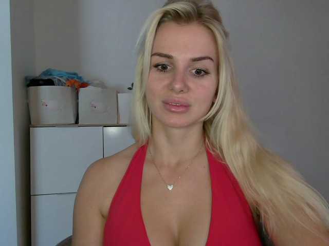CorneliaSweet live cam on BongaCams