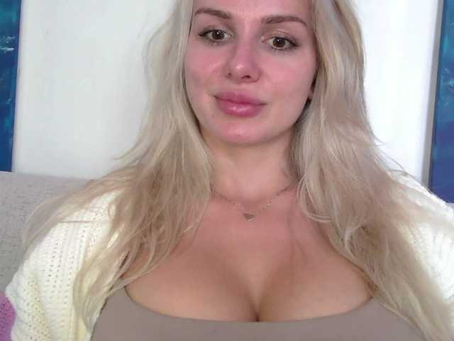 CorneliaSweet live cam on BongaCams