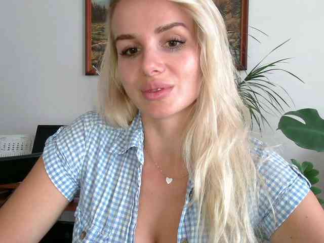 CorneliaSweet webcam