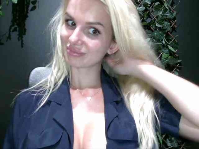 CorneliaSweet webcam