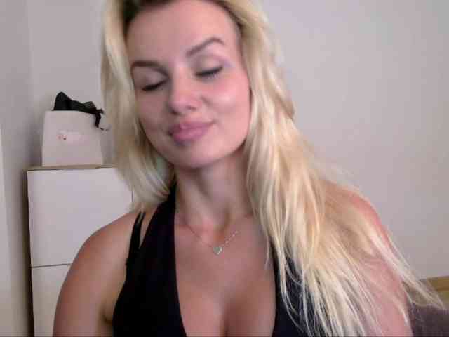 CorneliaSweet webcam