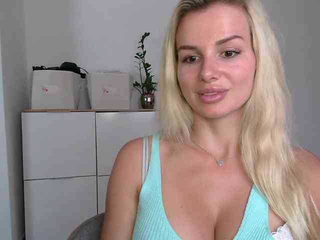 CorneliaSweet webcam