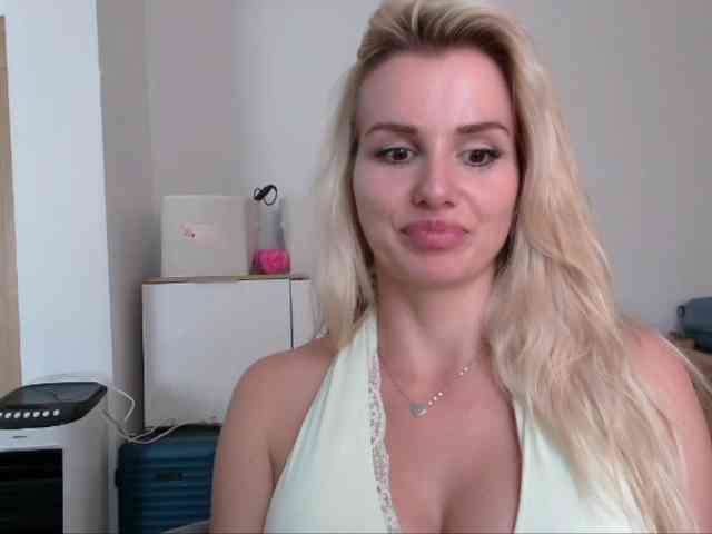 CorneliaSweet webcam