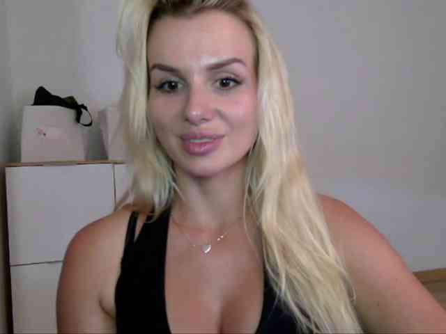 CorneliaSweet webcam