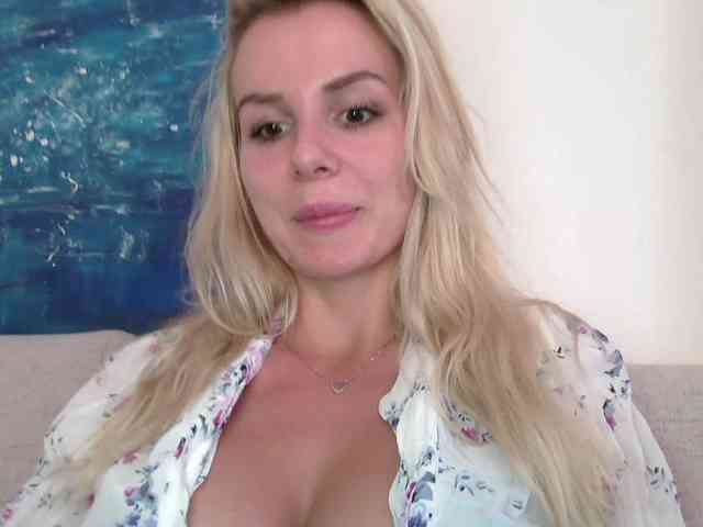 CorneliaSweet webcam