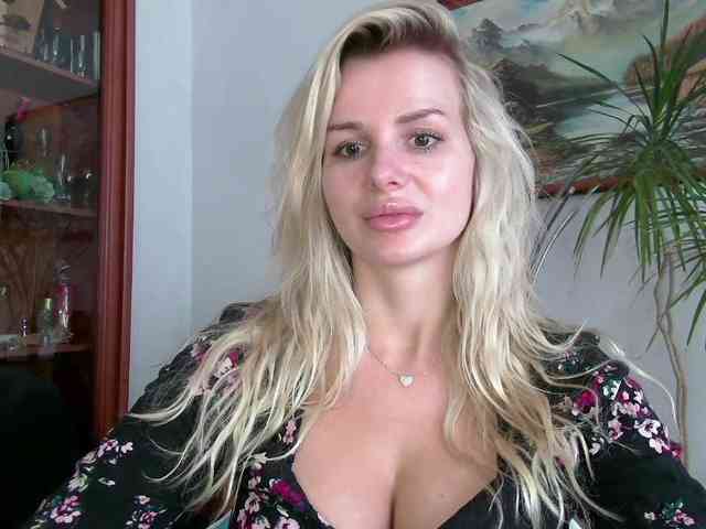 CorneliaSweet webcam