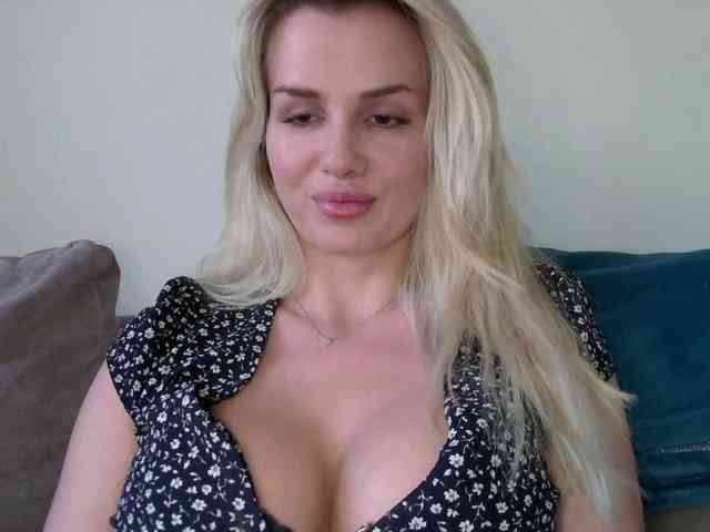 CorneliaSweet webcam