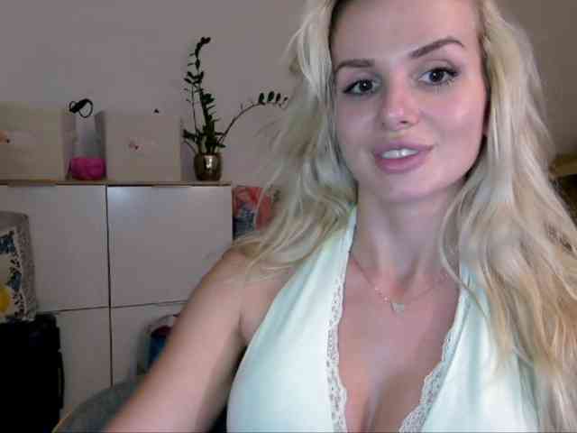 CorneliaSweet webcam