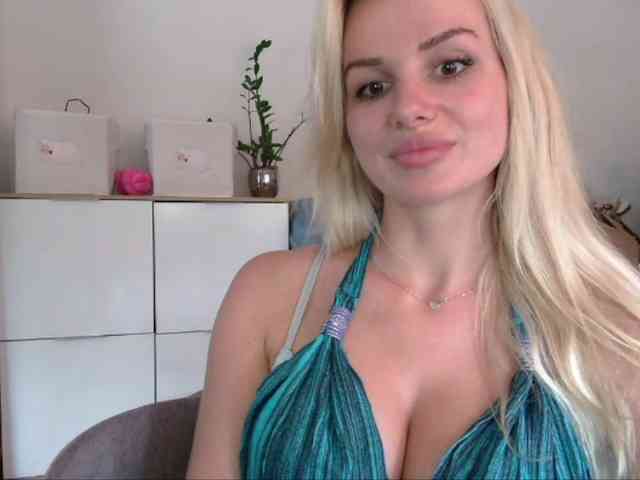 CorneliaSweet webcam