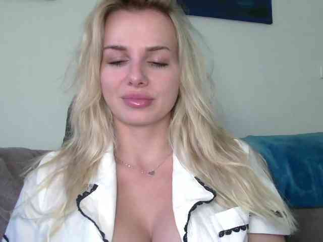 CorneliaSweet webcam