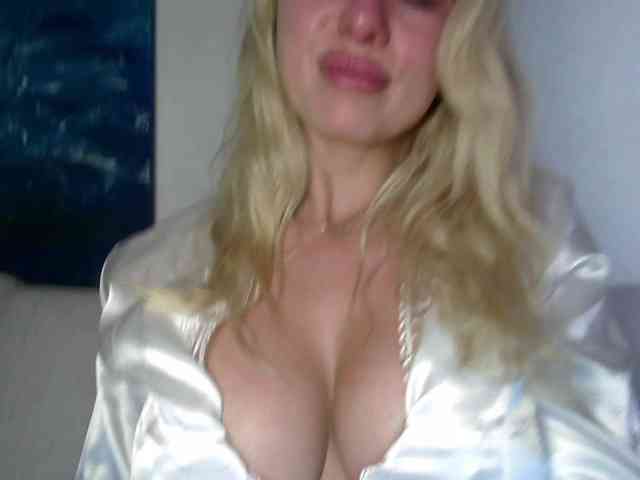 CorneliaSweet webcam