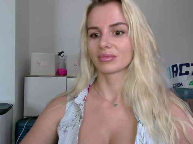 CorneliaSweet webcam
