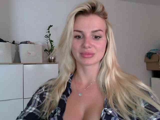 CorneliaSweet webcam