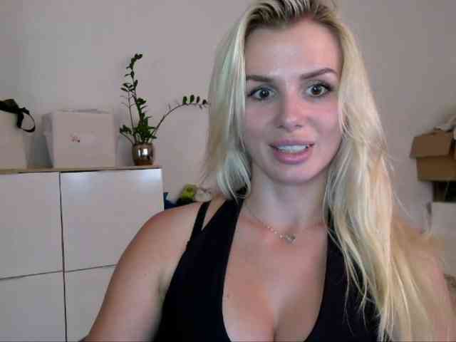 CorneliaSweet webcam