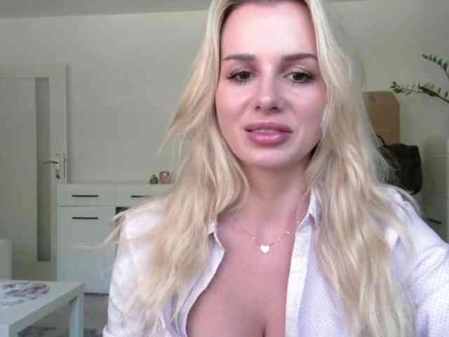 CorneliaSweet webcam