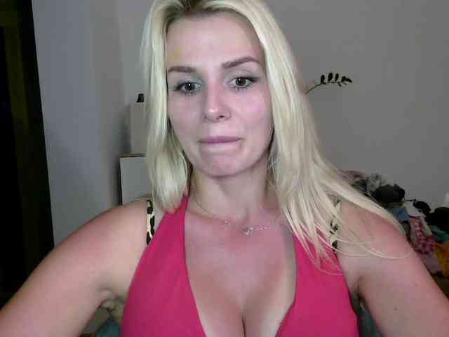 CorneliaSweet webcam