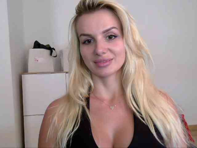 CorneliaSweet webcam
