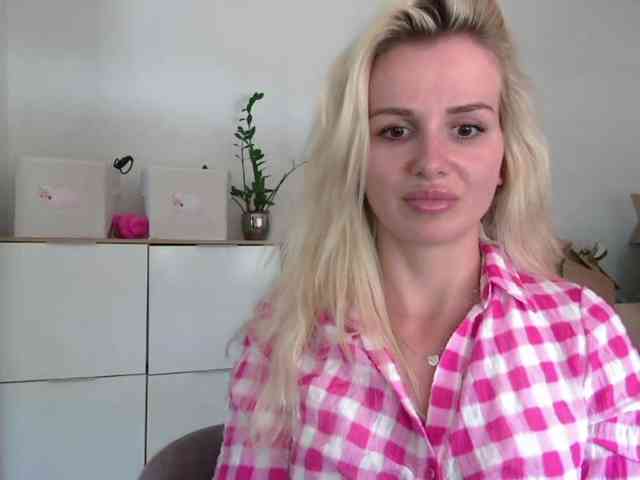 CorneliaSweet webcam