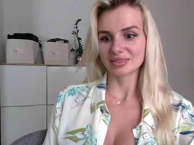 CorneliaSweet webcam