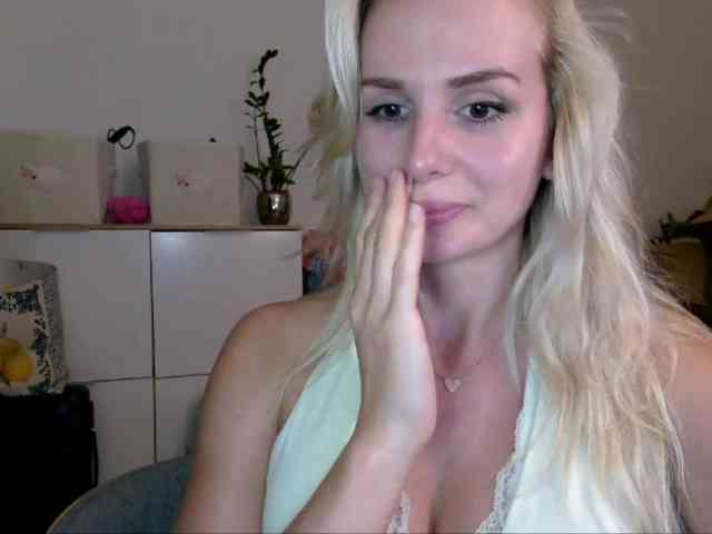 CorneliaSweet webcam