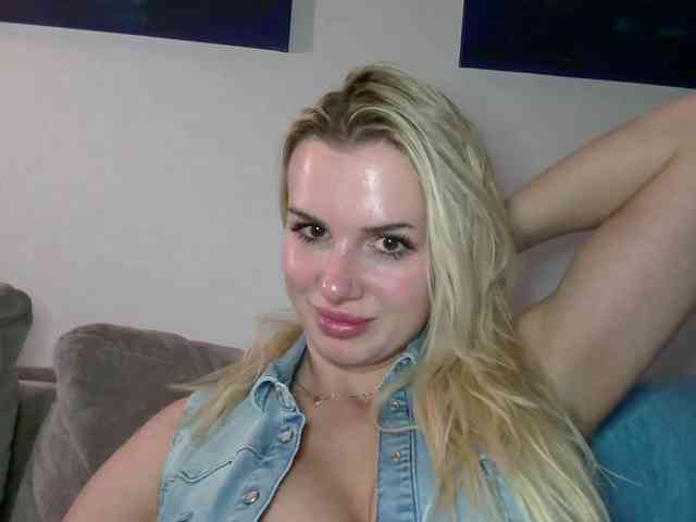 CorneliaSweet webcam