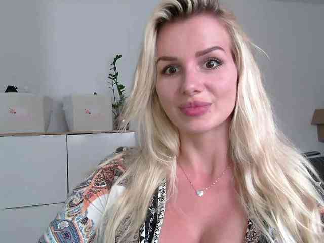 CorneliaSweet webcam